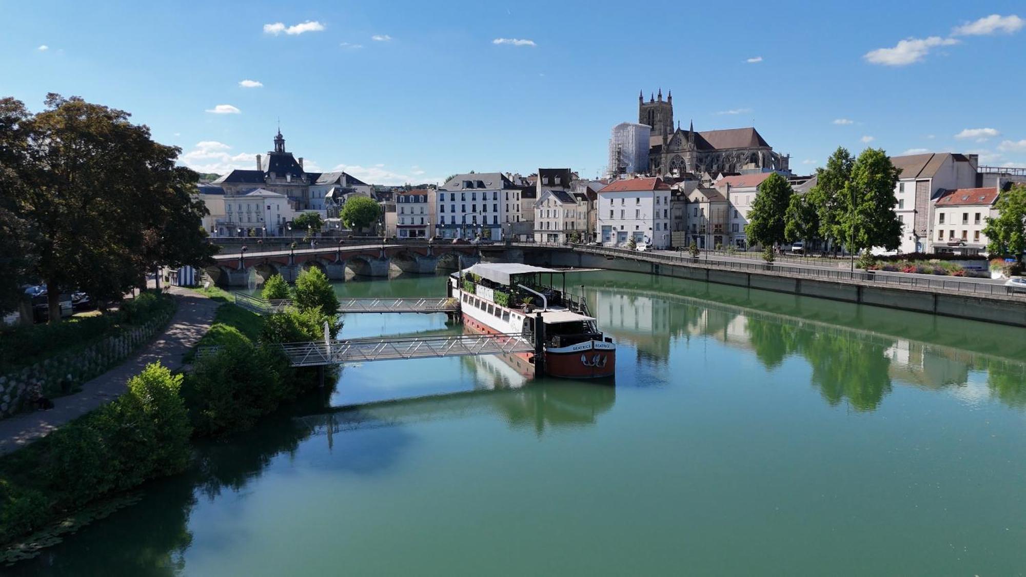 Spicy - Sejour Insolite Sur La Marne Meaux Luaran gambar
